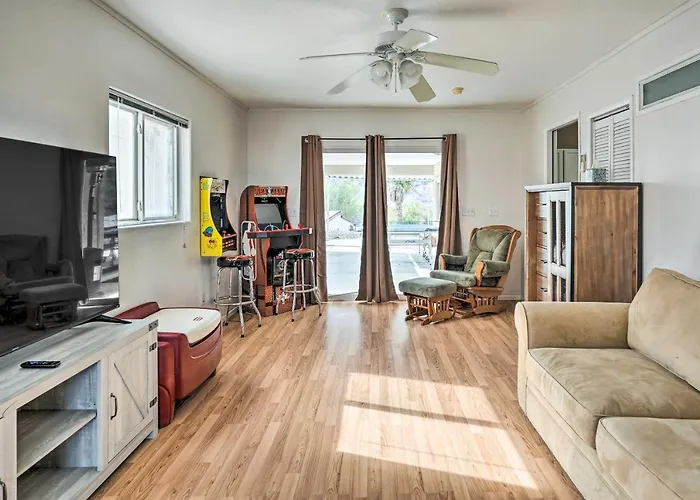 Sun-dappled Az Abode W/ River & Mtn Views! Holiday home Parker